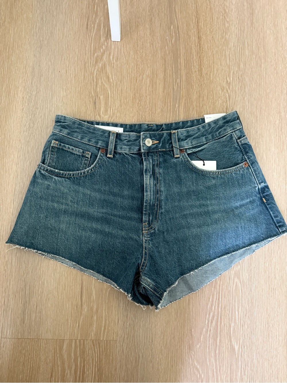 Zara Raw Hem Cutoff Denim Shorts - Picture 1 of 2